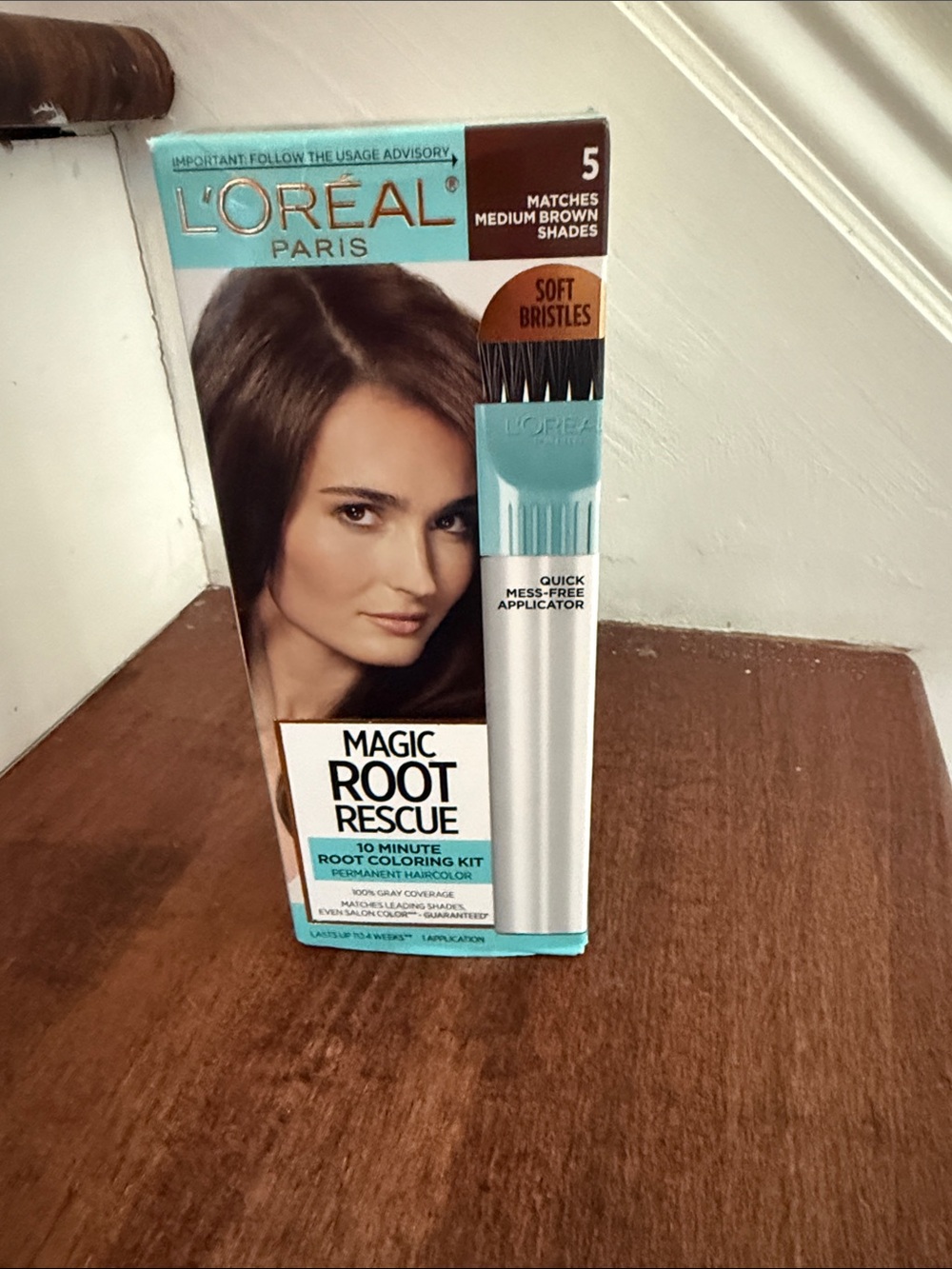 NWT L'Oréal Magic Root Rescue Root Coloring Kit - Medium Brown (5)